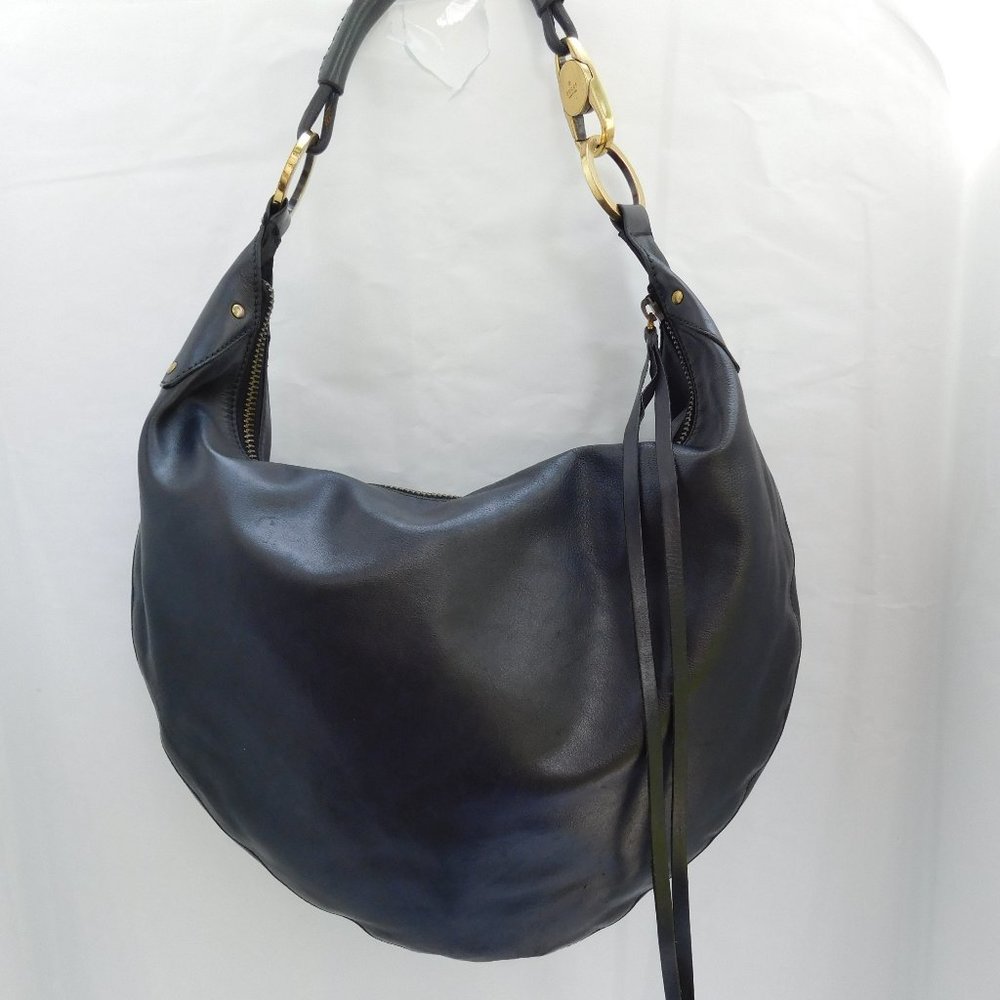 Gucci Black Leather Hobo Bag with Gold Accents - Picture 3 of 16